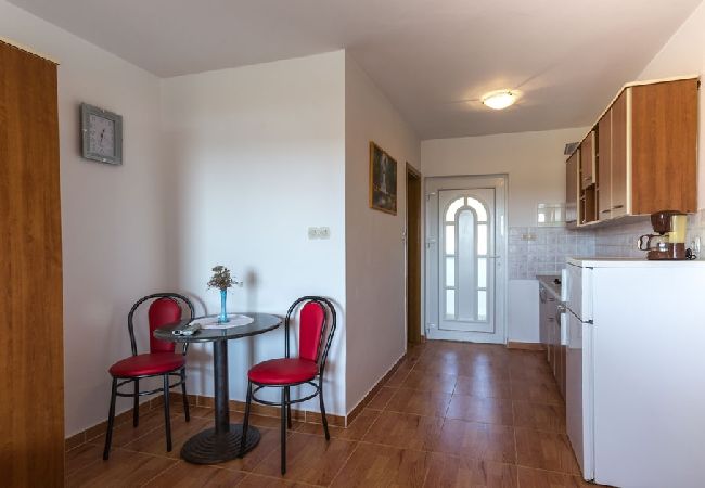 Studio à Novalja - Appartement Studio dans Novalja avec vue mer, terrasse, Climatisation, WIFI (3565-3) Studio à Novalja - Appartement Studio dans Novalja avec vue mer, terrasse, Climatisation, WIFI (3565-3)