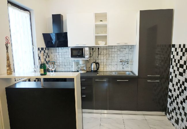 Appartement à Ražanj - Appartement dans Ražanj avec terrasse, Climatisation, WIFI, Machine à laver (3567-1) Appartement à Ražanj - Appartement dans Ražanj avec terrasse, Climatisation, WIFI, Machine à laver (3567-1)