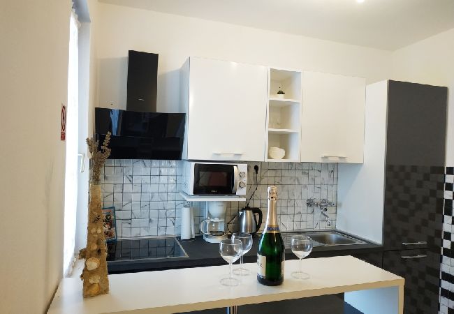 Appartement à Ražanj - Appartement dans Ražanj avec terrasse, Climatisation, WIFI, Machine à laver (3567-1) Appartement à Ražanj - Appartement dans Ražanj avec terrasse, Climatisation, WIFI, Machine à laver (3567-1)