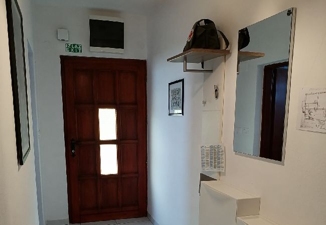 Appartement à Ražanj - Appartement dans Ražanj avec terrasse, Climatisation, WIFI, Machine à laver (3567-1) Appartement à Ražanj - Appartement dans Ražanj avec terrasse, Climatisation, WIFI, Machine à laver (3567-1)