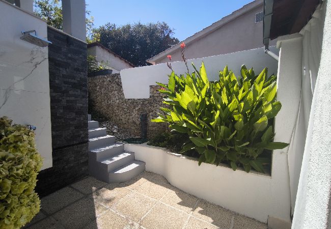 Appartement à Ražanj - Appartement dans Ražanj avec terrasse, Climatisation, WIFI, Machine à laver (3567-1) Appartement à Ražanj - Appartement dans Ražanj avec terrasse, Climatisation, WIFI, Machine à laver (3567-1)