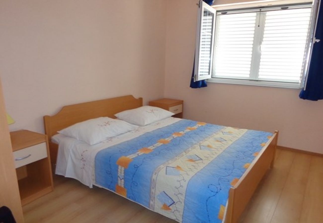 Appartement à Grebaštica - Appartement dans Grebaštica avec vue mer, Balcon, Climatisation, WIFI (3571-2)