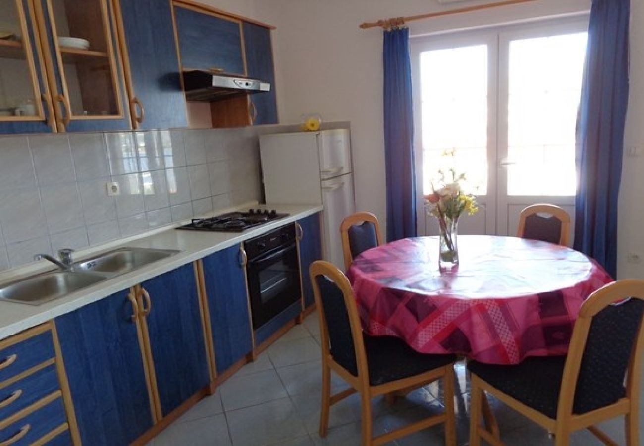 Appartement à Grebaštica - Appartement dans Grebaštica avec vue mer, Balcon, Climatisation, WIFI (3571-3)