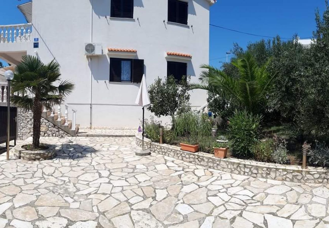 Appartement à Novalja - Appartement dans Novalja avec vue mer, terrasse, Climatisation, WIFI (3572-1)