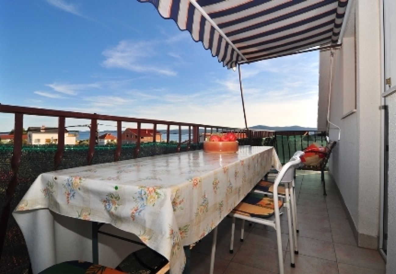 Appartement à Sukošan - Appartement dans Sukošan avec terrasse, Climatisation, WIFI (654-3)