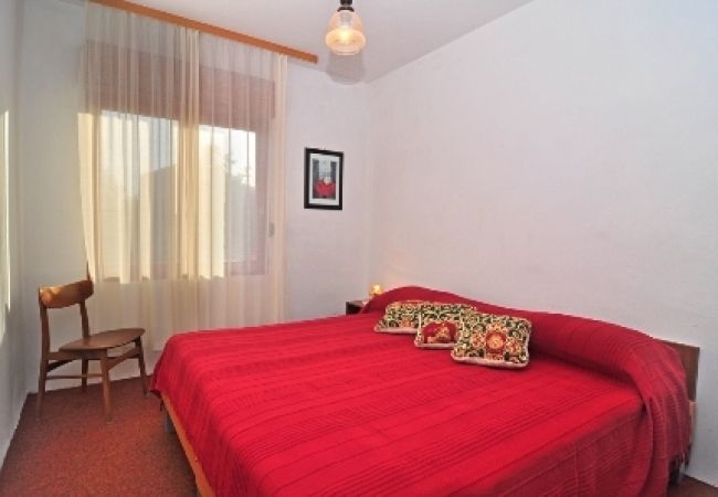 Appartement à Sukošan - Appartement dans Sukošan avec terrasse, Climatisation, WIFI (654-4) Appartement à Sukošan - Appartement dans Sukošan avec terrasse, Climatisation, WIFI (654-4)