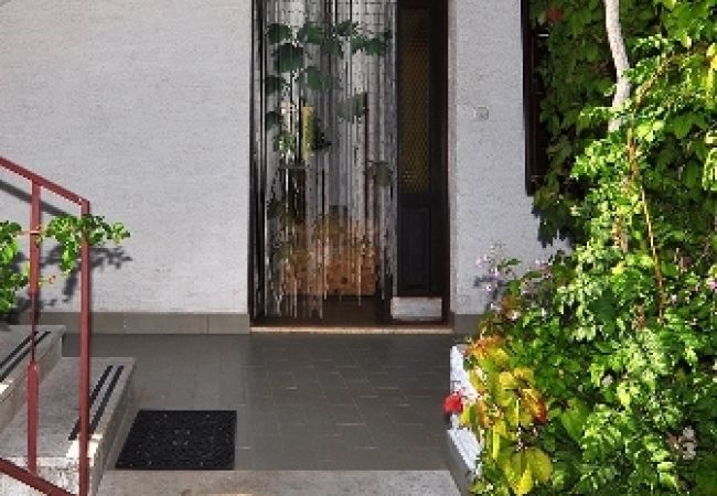 Appartement à Sukošan - Appartement dans Sukošan avec terrasse, Climatisation, WIFI (654-4) Appartement à Sukošan - Appartement dans Sukošan avec terrasse, Climatisation, WIFI (654-4)