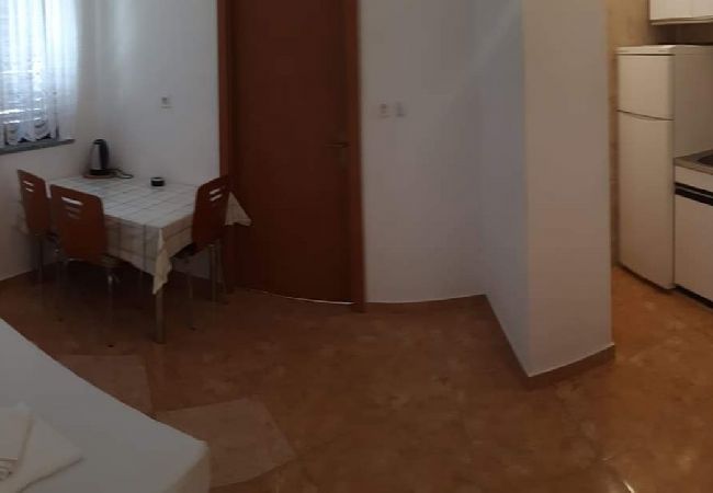 Appartement à Novalja - Appartement dans Novalja avec vue mer, terrasse, Climatisation, WIFI (3572-2) Appartement à Novalja - Appartement dans Novalja avec vue mer, terrasse, Climatisation, WIFI (3572-2)