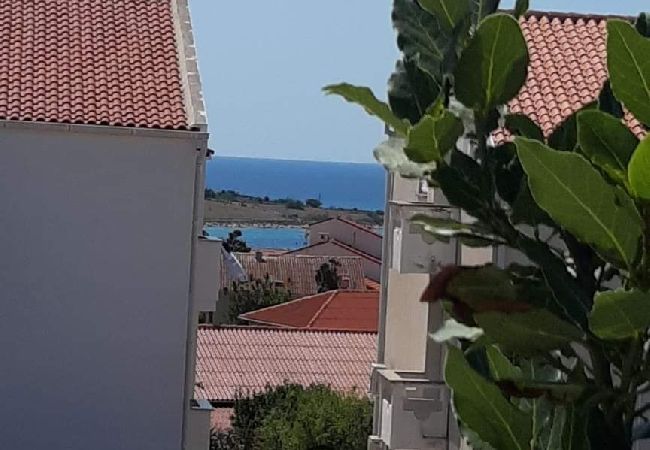 Appartement à Novalja - Appartement dans Novalja avec vue mer, terrasse, Climatisation, WIFI (3572-2) Appartement à Novalja - Appartement dans Novalja avec vue mer, terrasse, Climatisation, WIFI (3572-2)