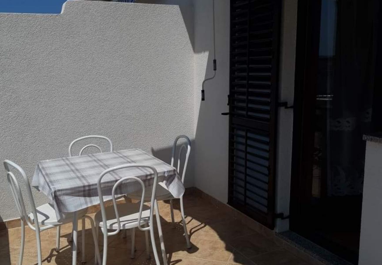 Appartement à Novalja - Appartement dans Novalja avec vue mer, terrasse, Climatisation, WIFI (3572-2)