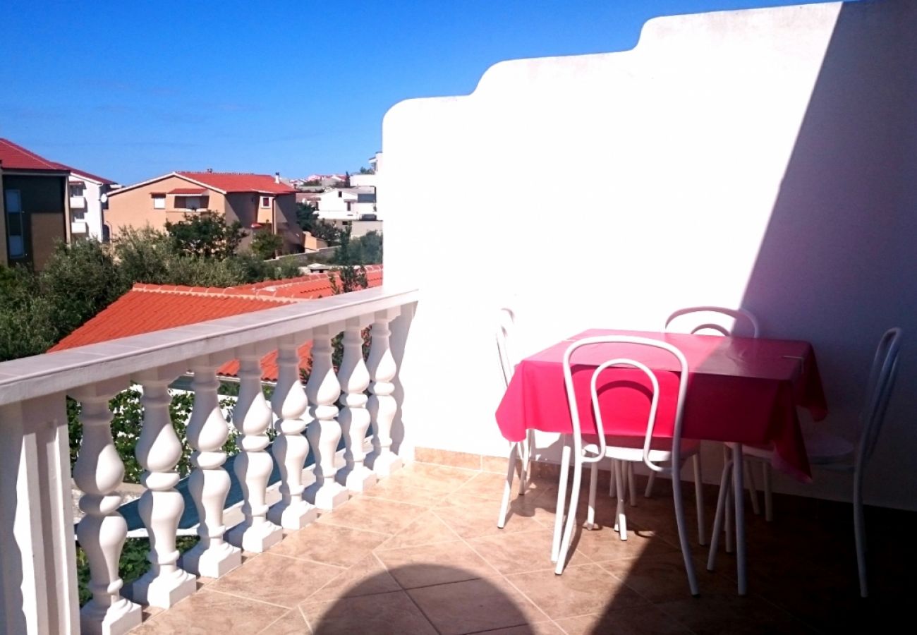 Appartement à Novalja - Appartement dans Novalja avec vue mer, terrasse, Climatisation, WIFI (3572-2)