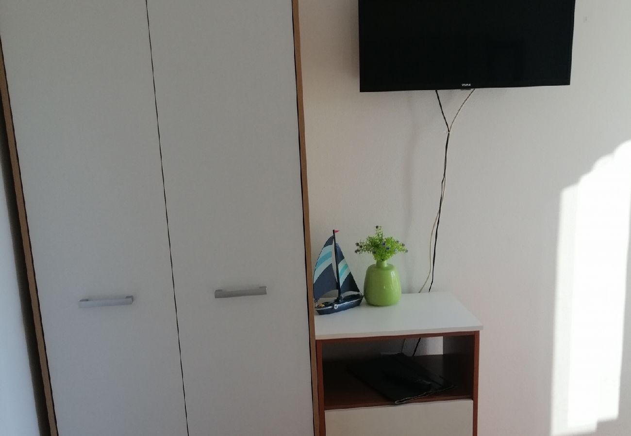 Appartement à Privlaka - Appartement dans Privlaka avec vue mer, terrasse, Climatisation, WIFI (3591-1)