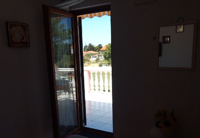 Appartement à Privlaka - Appartement dans Privlaka avec vue mer, terrasse, Climatisation, WIFI (3591-2) Appartement à Privlaka - Appartement dans Privlaka avec vue mer, terrasse, Climatisation, WIFI (3591-2)