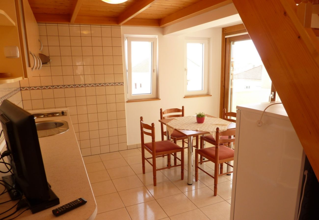 Appartement à Vodice - Appartement dans Vodice avec vue mer, terrasse, WIFI, Machine à laver (3578-1)