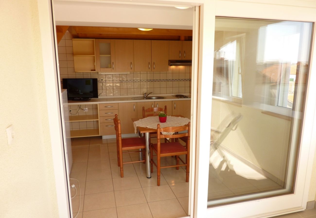 Appartement à Vodice - Appartement dans Vodice avec vue mer, terrasse, WIFI, Machine à laver (3578-1)