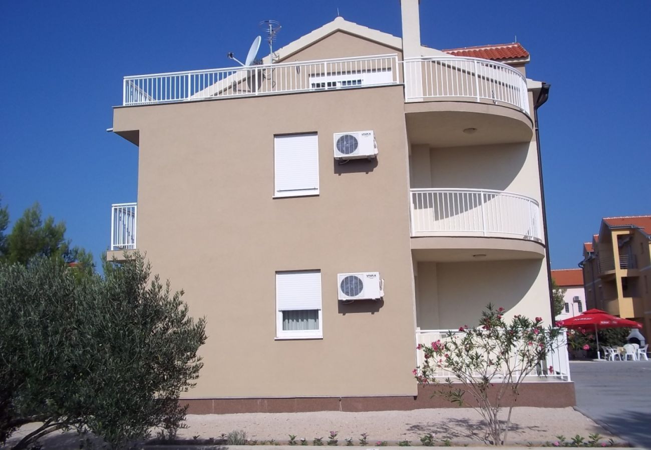 Appartement à Vodice - Appartement dans Vodice avec terrasse, Climatisation, WIFI (3599-6)