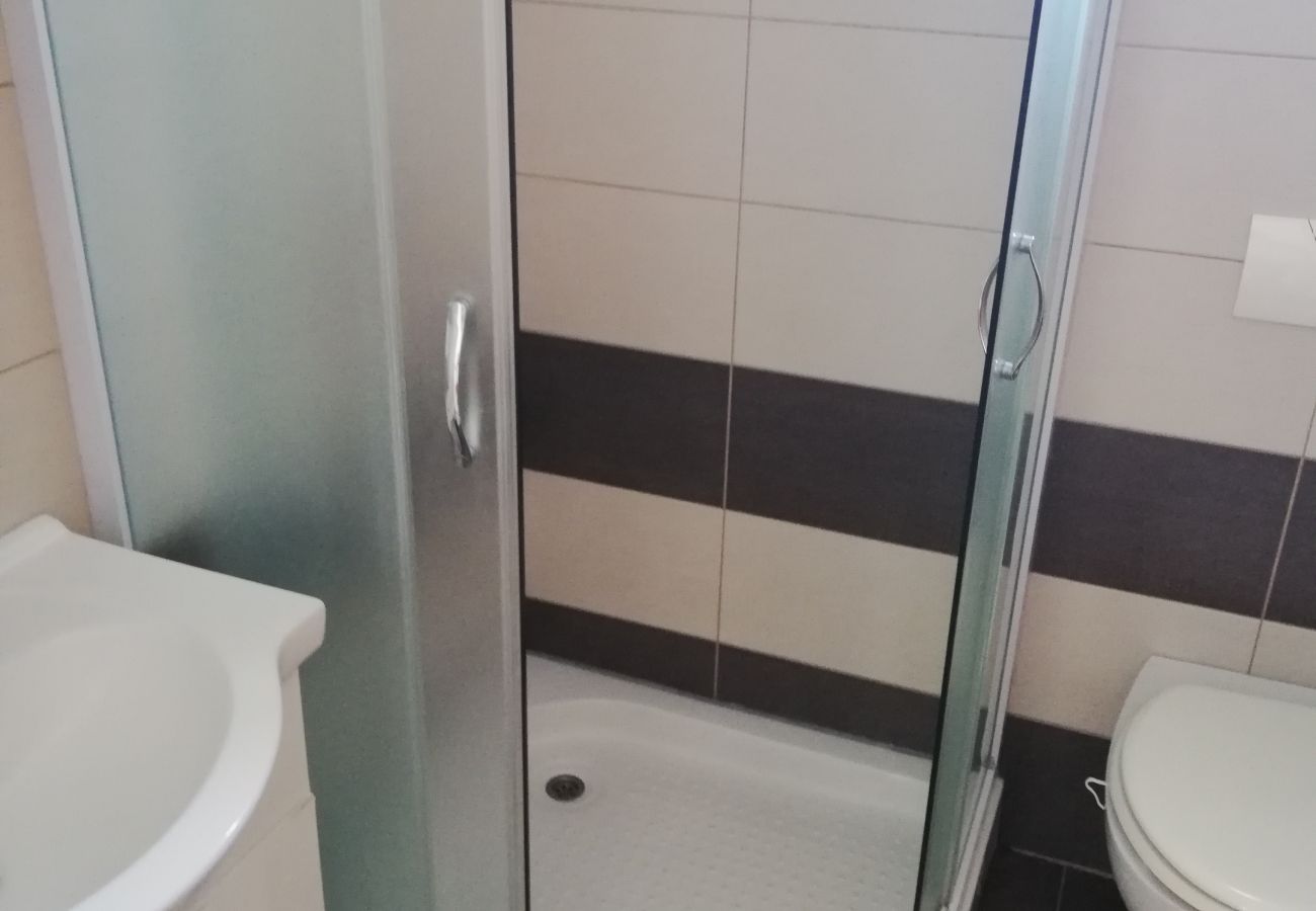 Appartement à Vodice - Appartement dans Vodice avec terrasse, Climatisation, WIFI (3599-6)