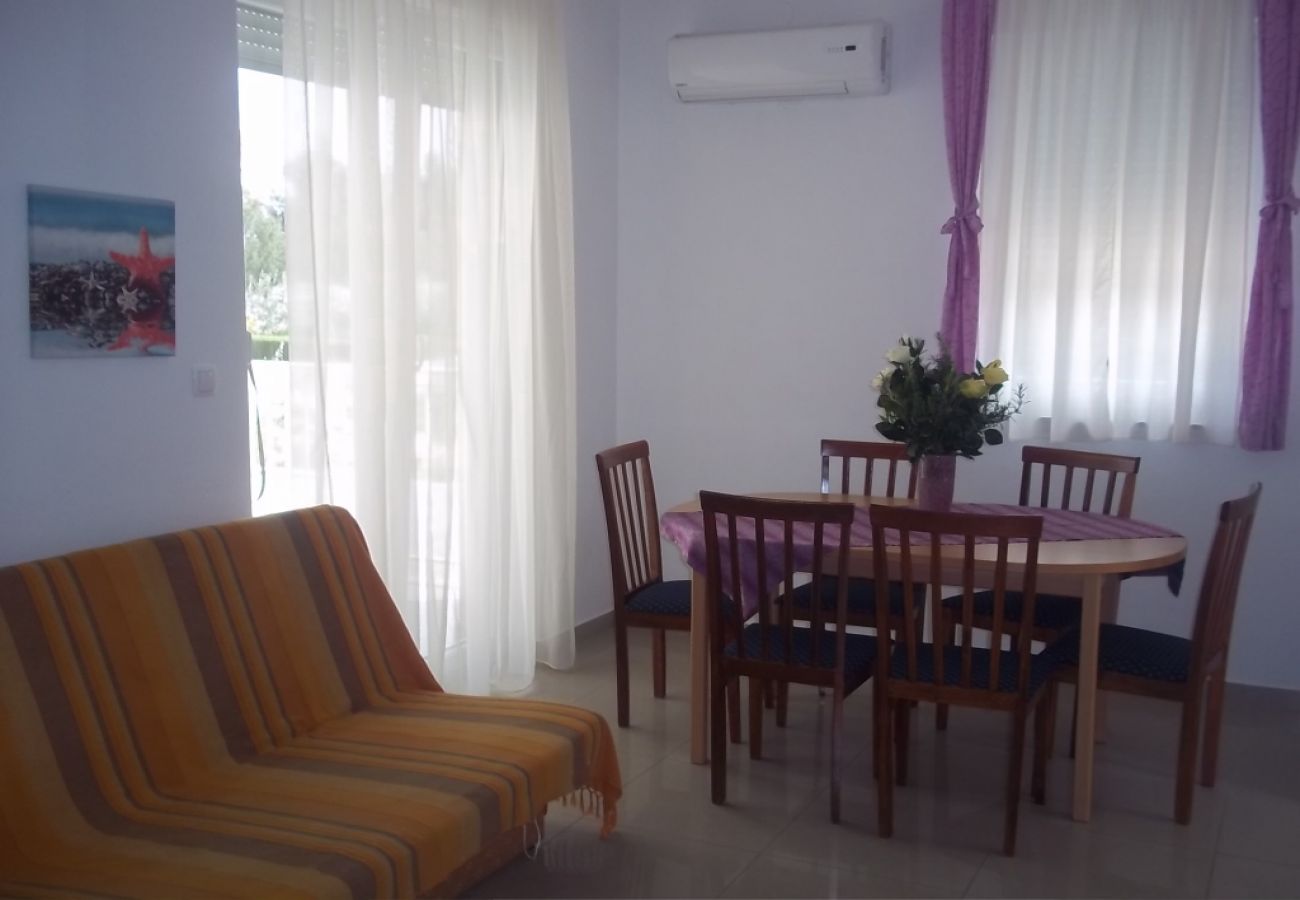 Appartement à Vodice - Appartement dans Vodice avec terrasse, Climatisation, WIFI (3599-8)