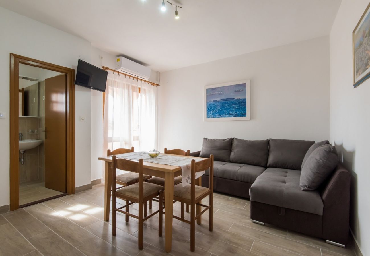 Appartement à Privlaka - Appartement dans Privlaka avec vue mer, Balcon, Climatisation, WIFI (3598-1)
