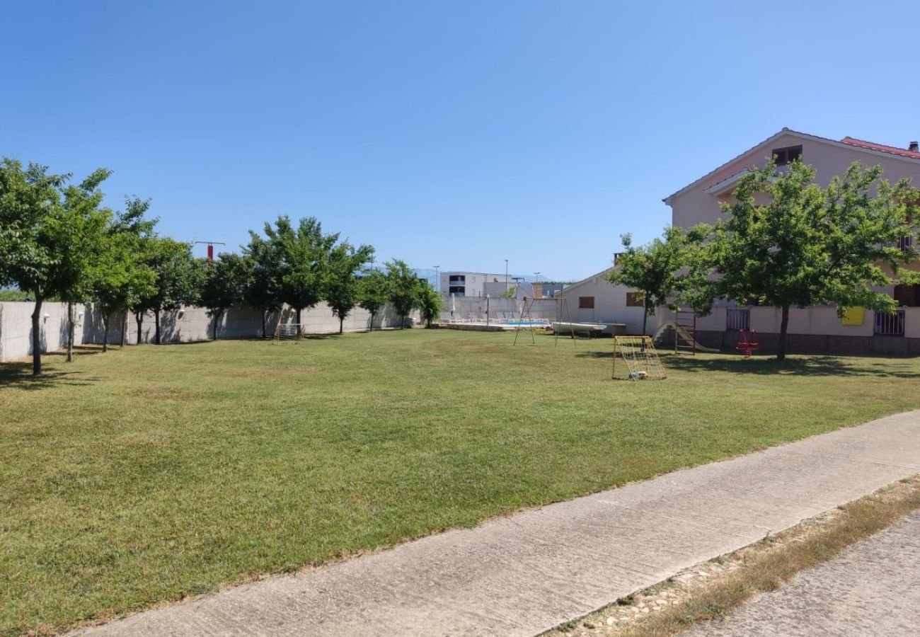 Appartement à Privlaka - Appartement dans Privlaka avec vue mer, Balcon, Climatisation, WIFI (3598-3)