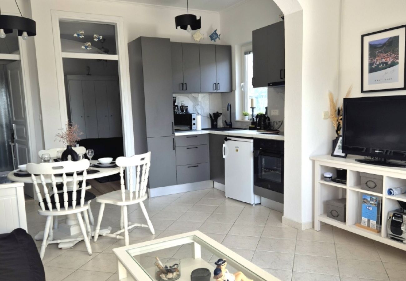 Appartement à Mali Ston - Appartement dans Ston avec vue mer, terrasse, Climatisation, WIFI (3588-2)