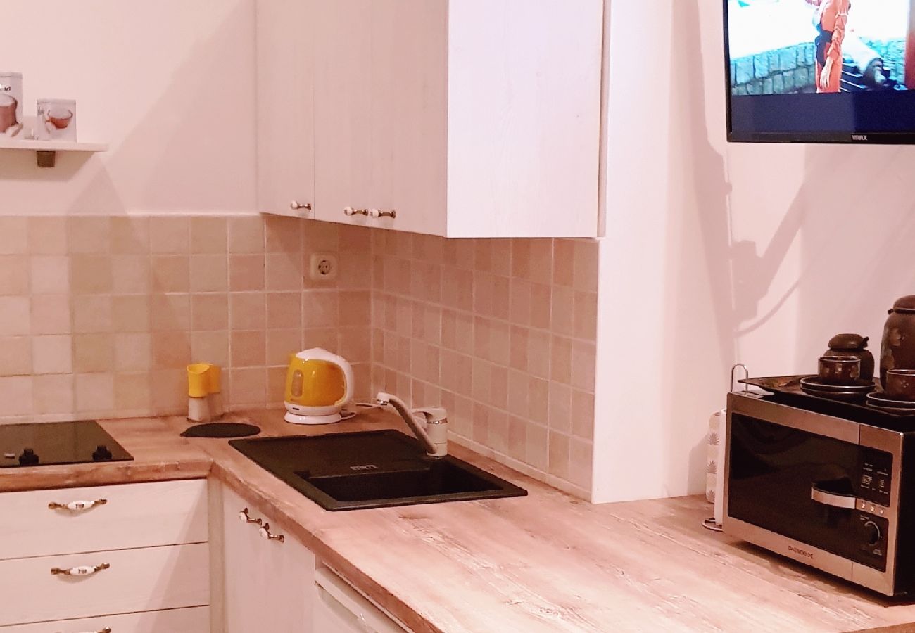 Appartement à Mali Ston - Appartement dans Ston avec terrasse, Climatisation, WIFI (3588-3)