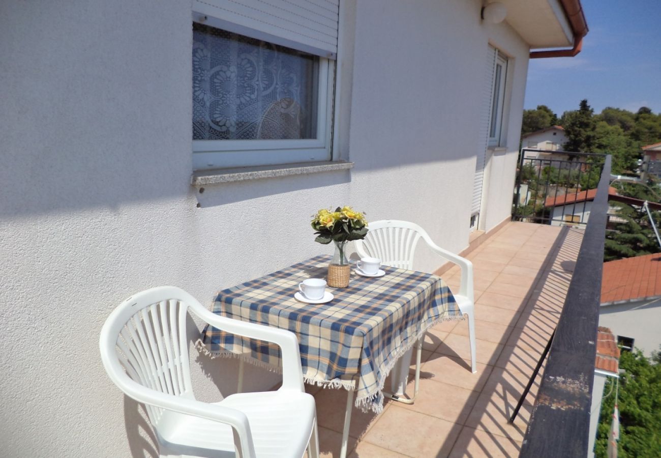 Appartement à Pula - Appartement dans Pula avec vue mer, terrasse, Climatisation, WIFI (633-2)