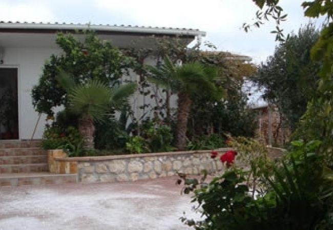 Appartement à Kustici - Appartement dans Kustici avec vue mer, terrasse, Climatisation, WIFI (3597-5) Appartement à Kustici - Appartement dans Kustici avec vue mer, terrasse, Climatisation, WIFI (3597-5)