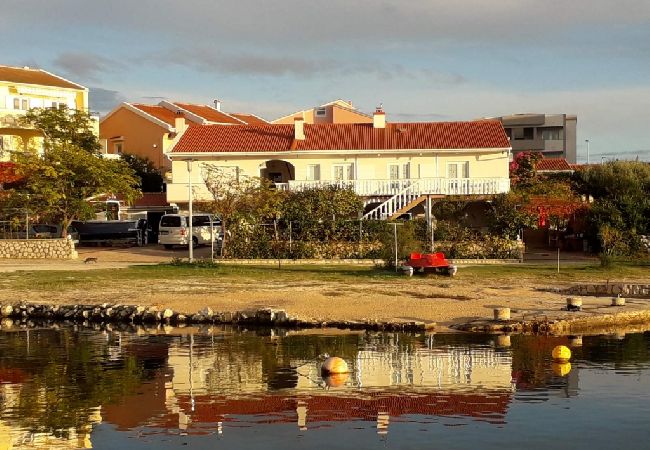 Appartement à Kustici - Appartement dans Kustici avec vue mer, terrasse, Climatisation, WIFI (3597-5) Appartement à Kustici - Appartement dans Kustici avec vue mer, terrasse, Climatisation, WIFI (3597-5)