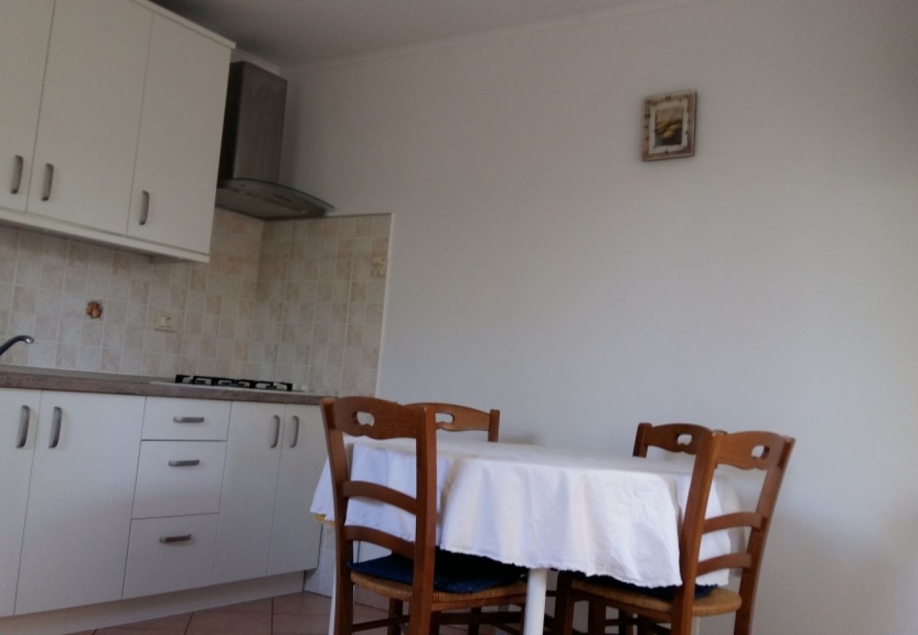 Appartement à Kustici - Appartement dans Kustici avec vue mer, terrasse, Climatisation, WIFI (3597-5)