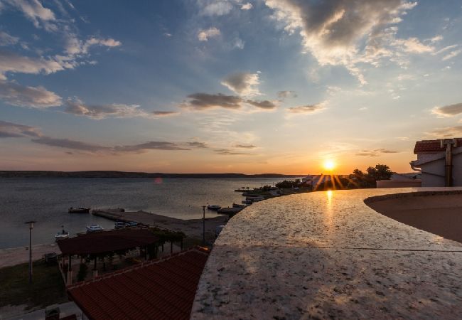 Appartement à Kustici - Appartement dans Kustici avec vue mer, Balcon, Climatisation, WIFI (3589-3) Appartement à Kustici - Appartement dans Kustici avec vue mer, Balcon, Climatisation, WIFI (3589-3)