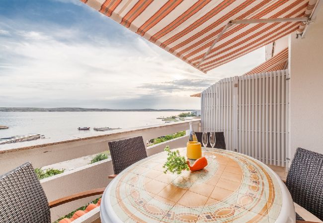 Appartement à Kustici - Appartement dans Kustici avec vue mer, Balcon, Climatisation, WIFI (3589-4) Appartement à Kustici - Appartement dans Kustici avec vue mer, Balcon, Climatisation, WIFI (3589-4)