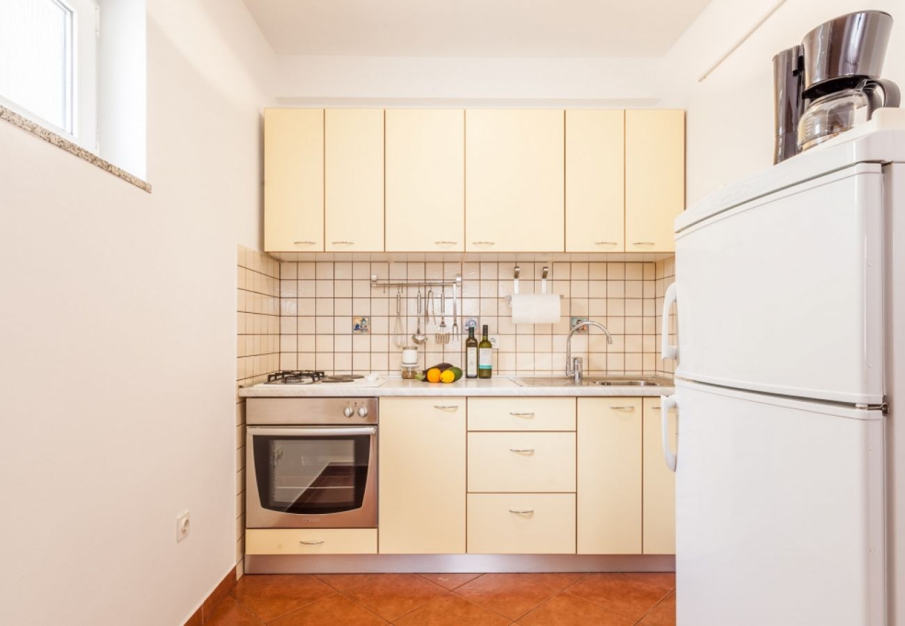 Appartement à Kustici - Appartement dans Kustici avec vue mer, Balcon, Climatisation, WIFI (3589-5)