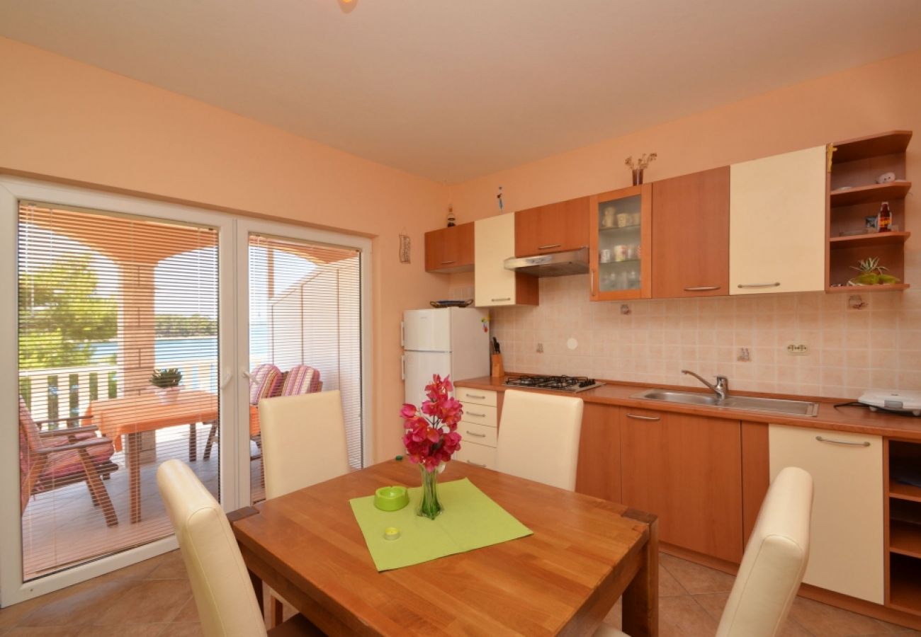 Appartement à Karbuni - Appartement dans Karbuni avec vue mer, terrasse, Climatisation, WIFI (3609-4)