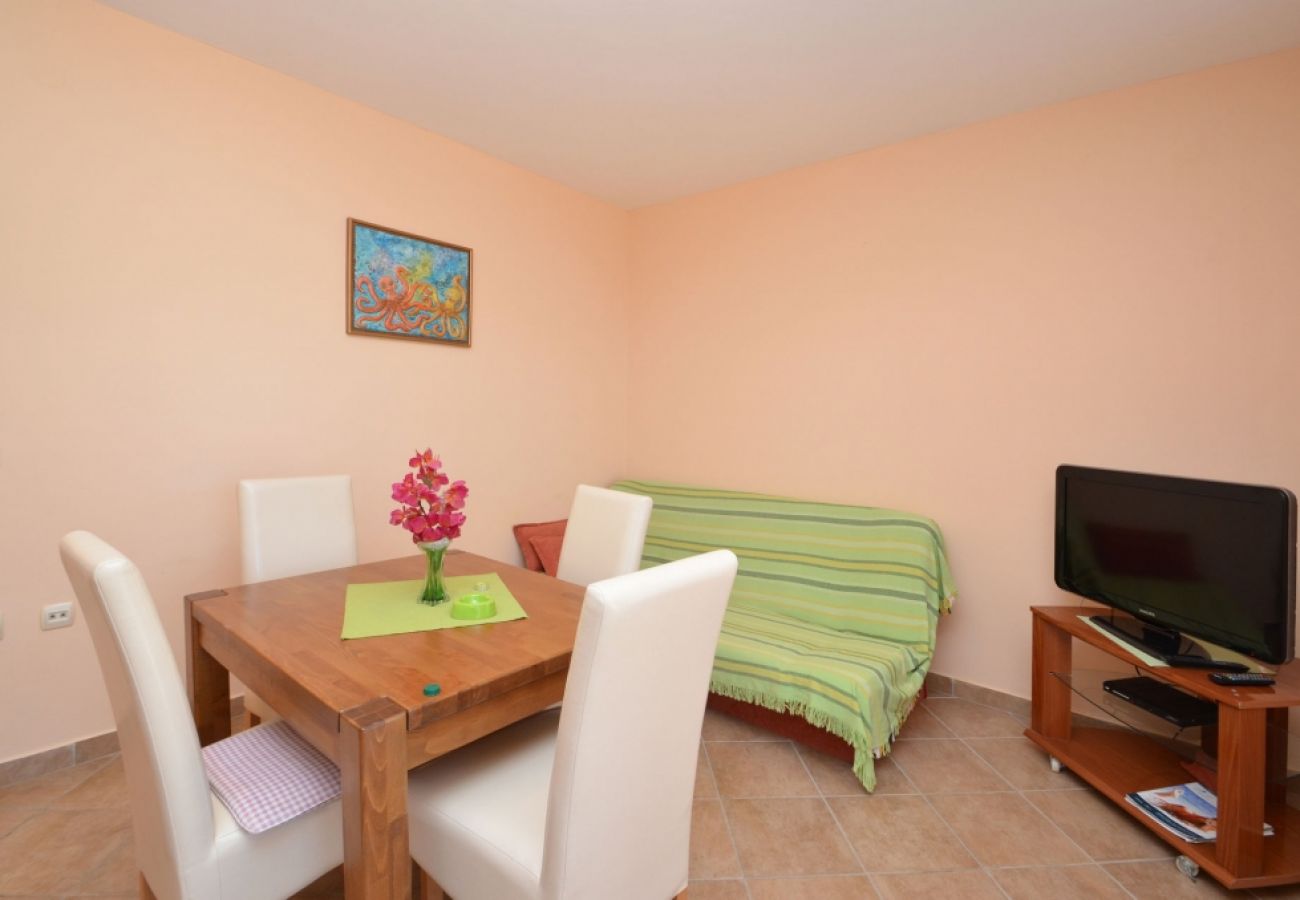 Appartement à Karbuni - Appartement dans Karbuni avec vue mer, terrasse, Climatisation, WIFI (3609-4)