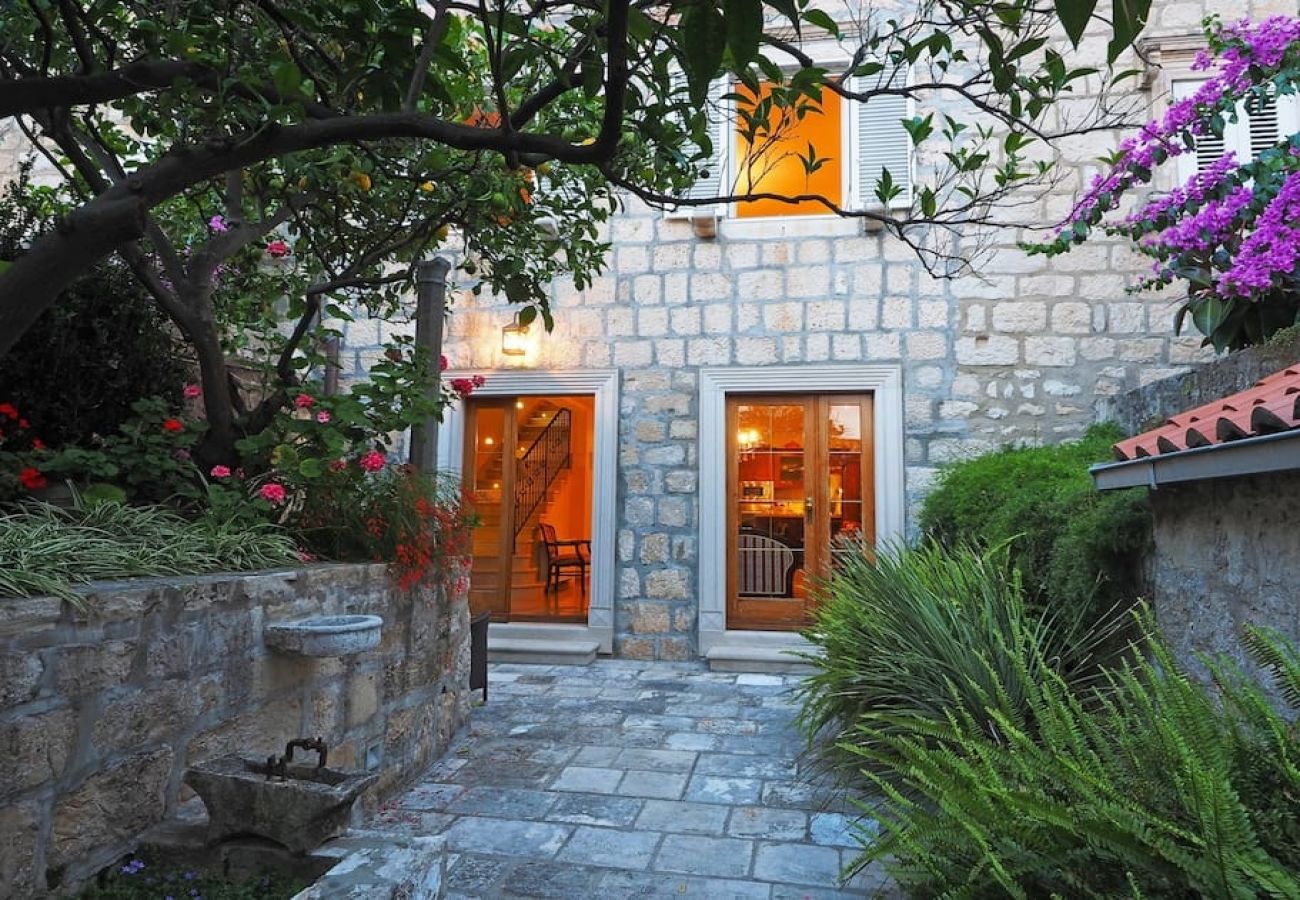 Maison à Cavtat - Maison de vacances dans Cavtat avec terrasse, Climatisation, WIFI (3612-1)