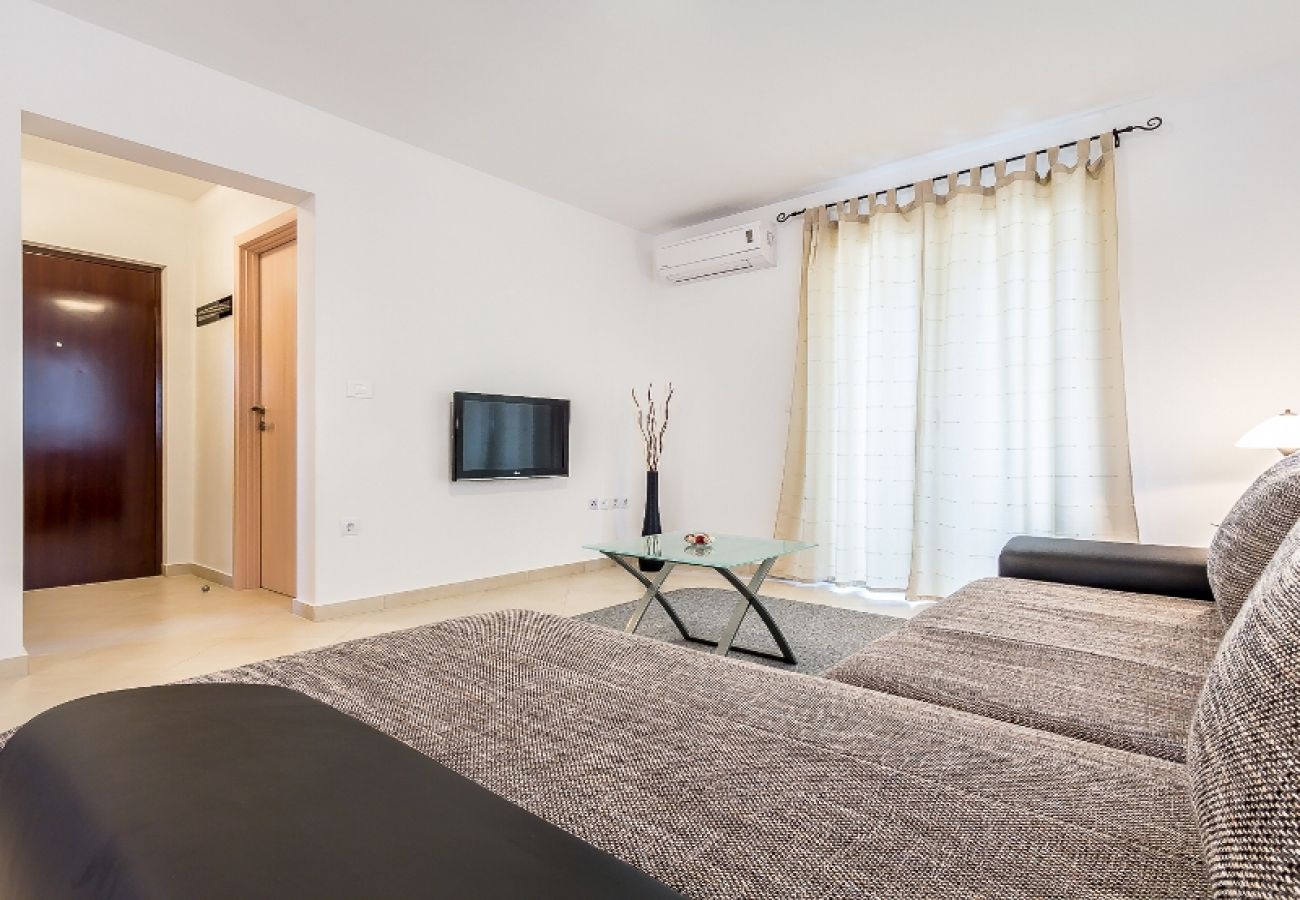 Appartement à Medulin - Appartement dans Medulin avec loggia, Climatisation, WIFI, Machine à laver (3613-1)