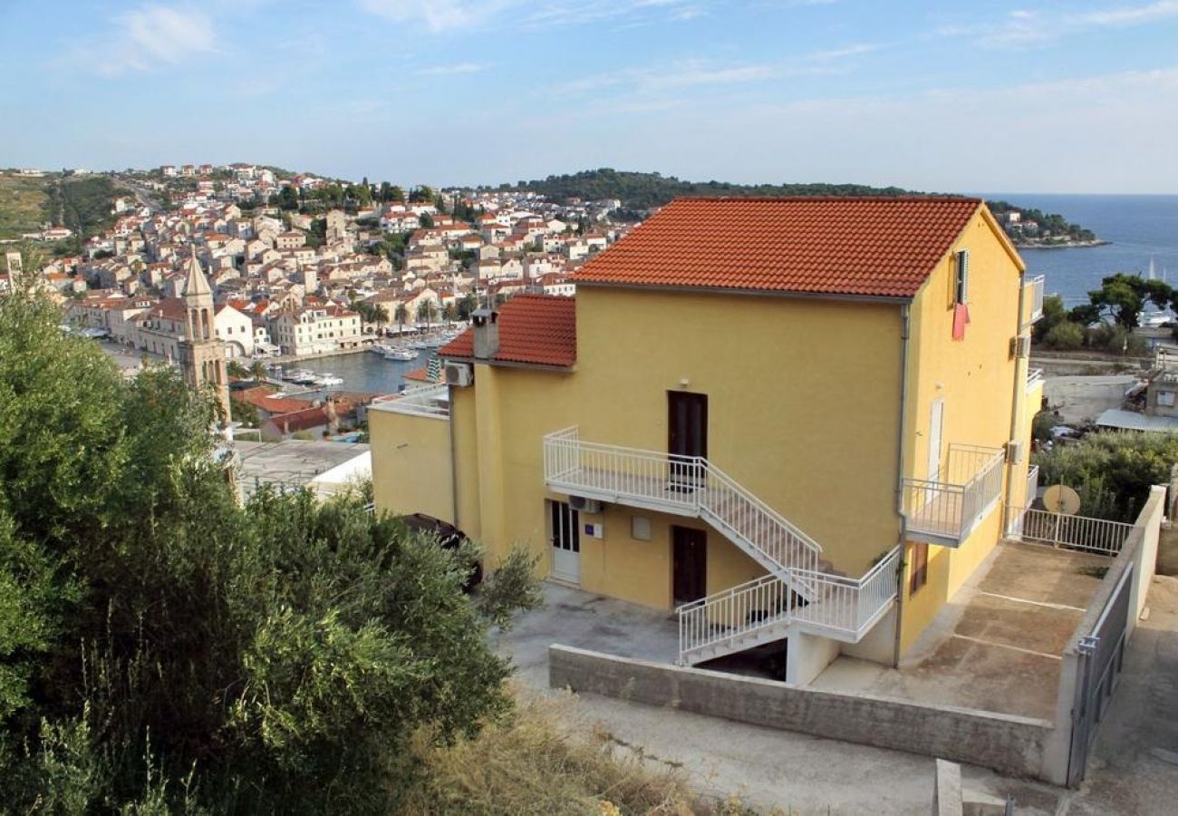 Appartement à Hvar - Appartement dans Hvar avec vue mer, Balcon, Climatisation, WIFI (3615-1)