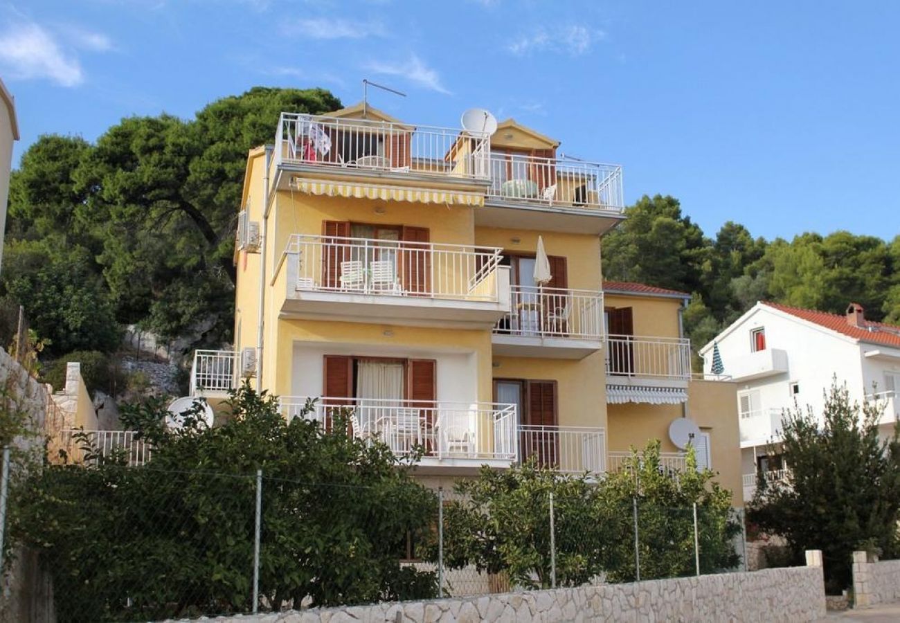 Appartement à Hvar - Appartement dans Hvar avec vue mer, Balcon, Climatisation, WIFI (3615-1)