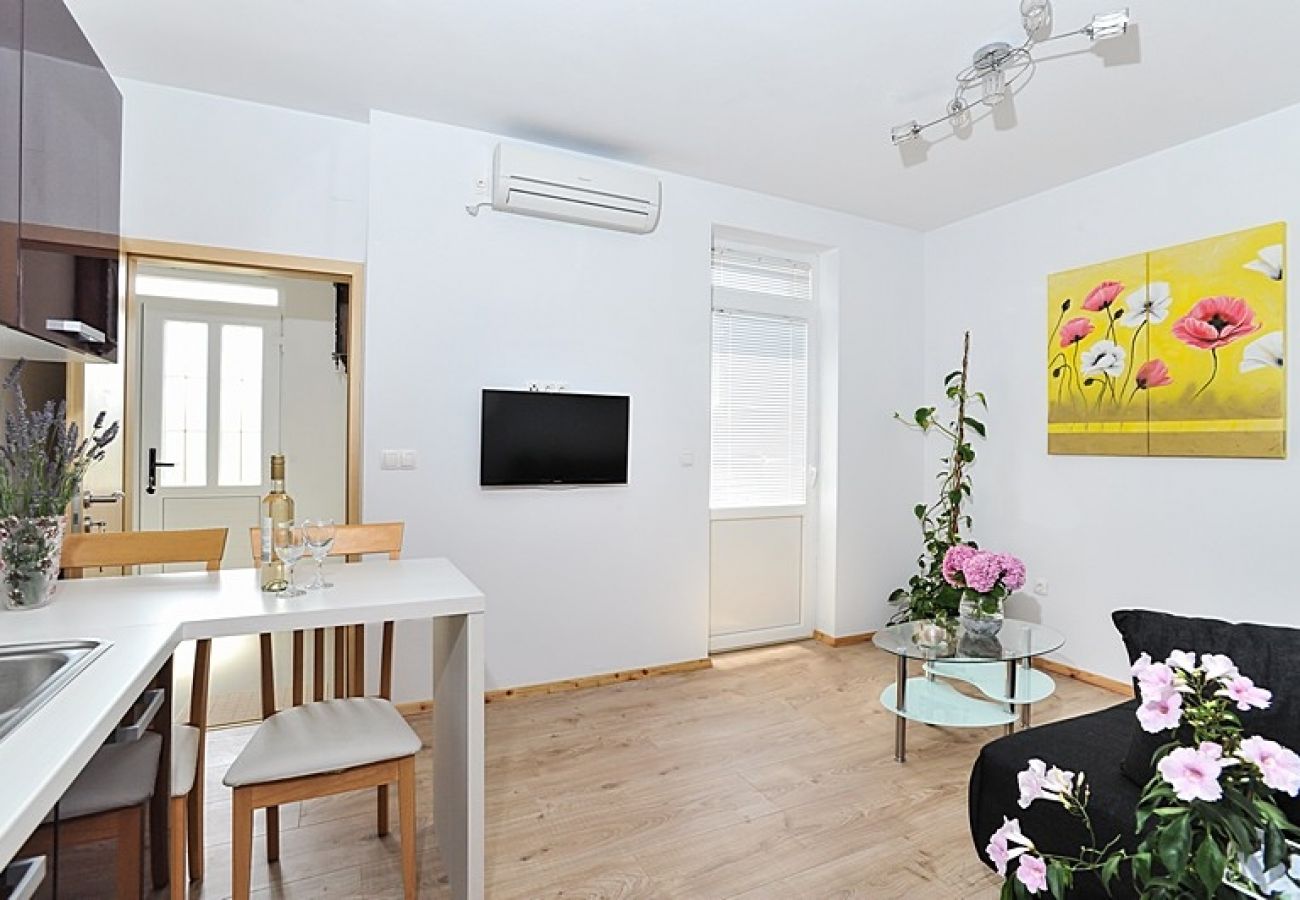 Appartement à Poljana - Appartement dans Poljana avec vue mer, terrasse, Climatisation, WIFI (3617-2)