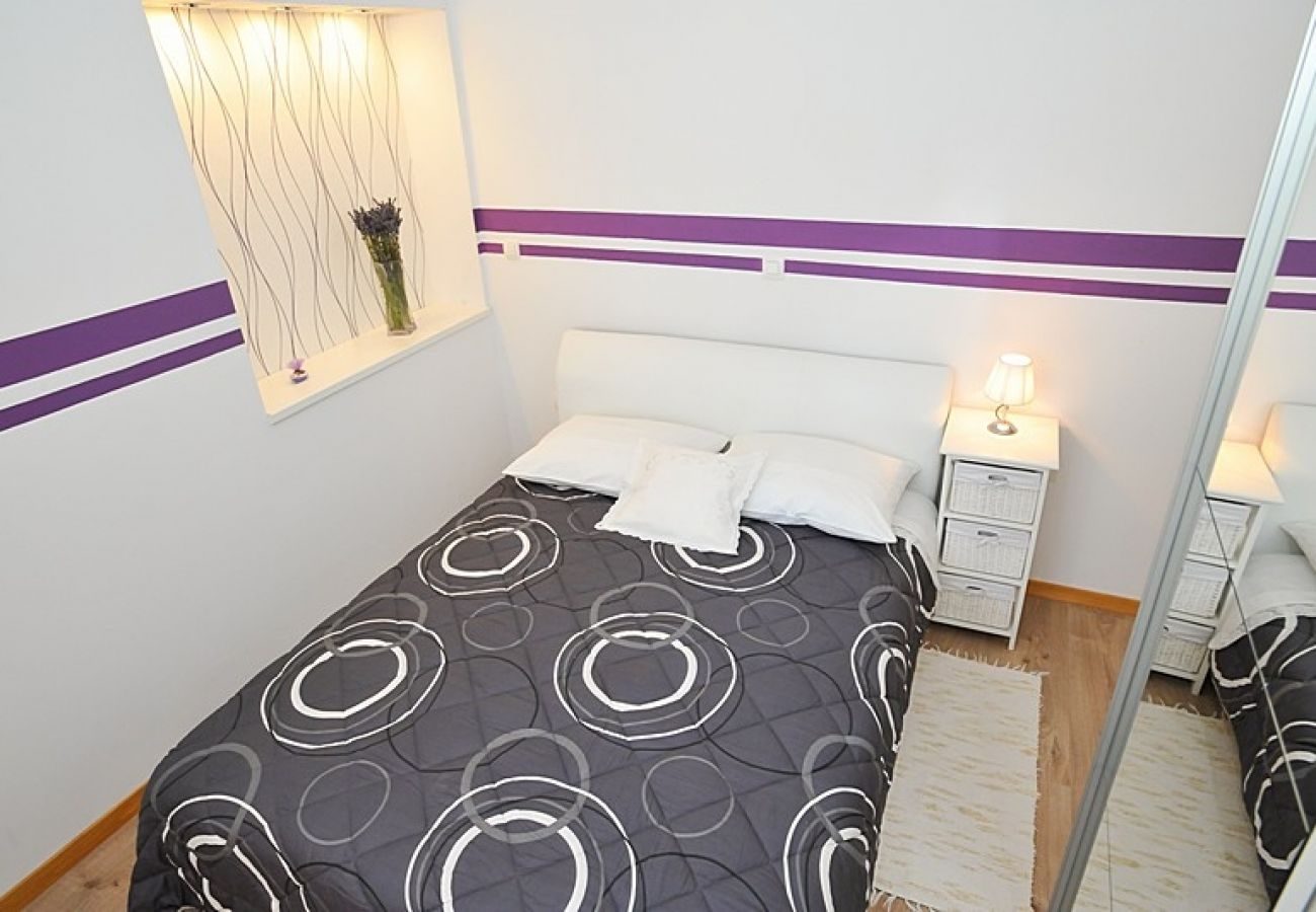 Appartement à Poljana - Appartement dans Poljana avec vue mer, terrasse, Climatisation, WIFI (3617-3)