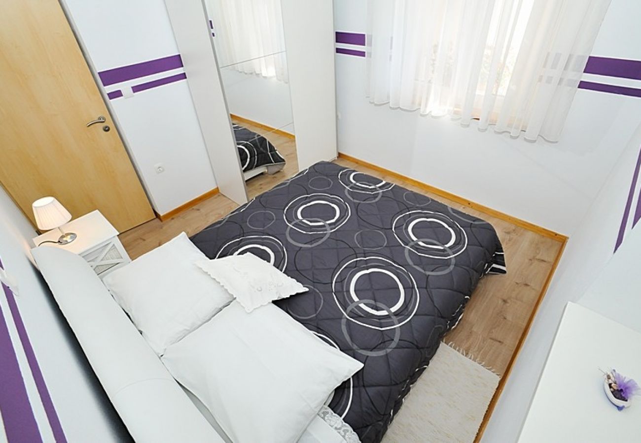 Appartement à Poljana - Appartement dans Poljana avec vue mer, terrasse, Climatisation, WIFI (3617-3)