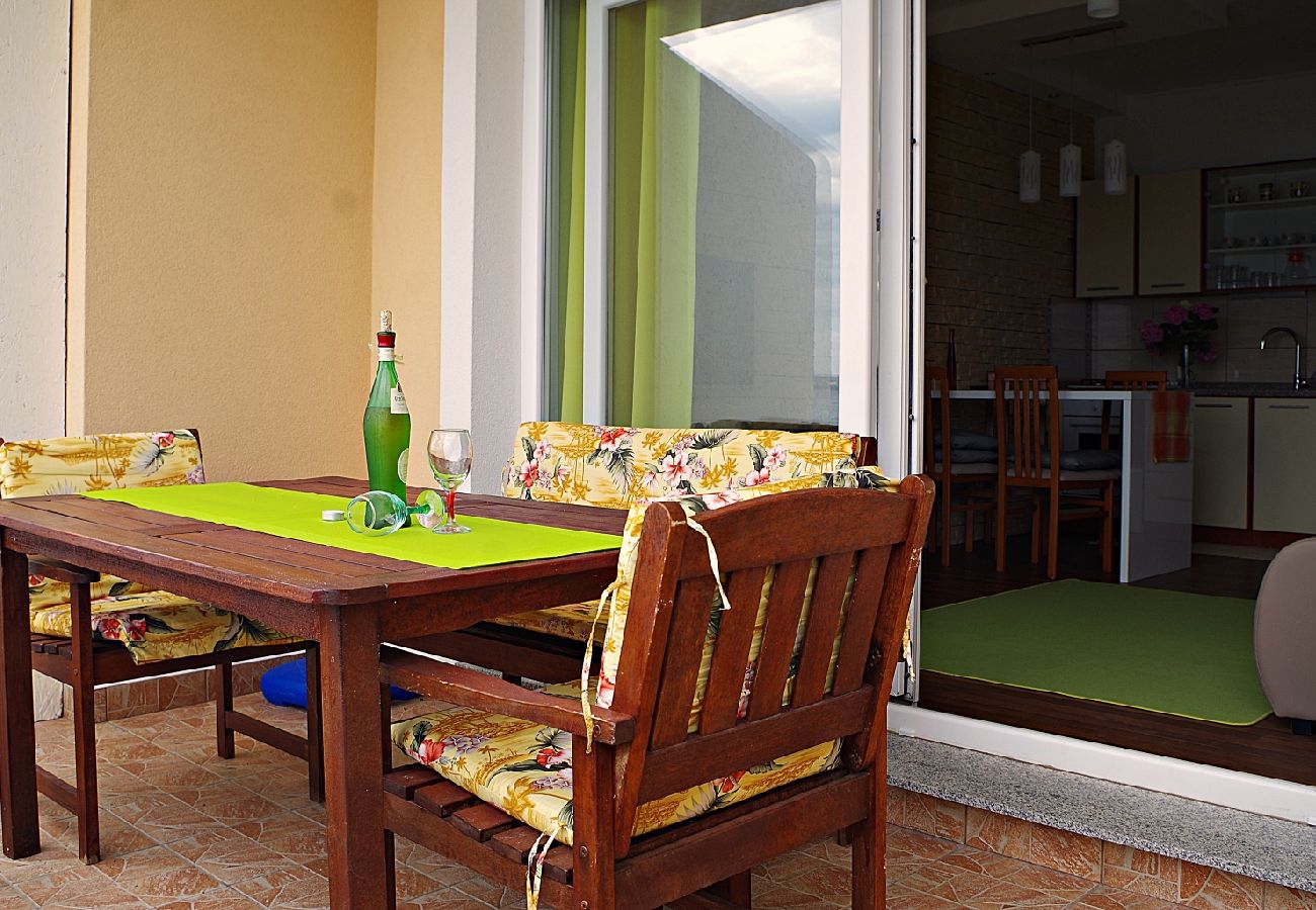 Appartement à Poljana - Appartement dans Poljana avec vue mer, terrasse, Climatisation, WIFI (3617-4)