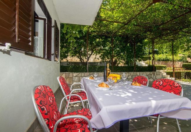 Appartement à Jelsa - Appartement dans Jelsa avec Balcon, Climatisation, WIFI (3621-1) Appartement à Jelsa - Appartement dans Jelsa avec Balcon, Climatisation, WIFI (3621-1)