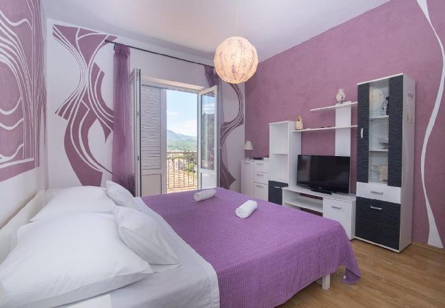 Appartement à Jelsa - Appartement dans Jelsa avec Balcon, Climatisation, WIFI (3621-1) Appartement à Jelsa - Appartement dans Jelsa avec Balcon, Climatisation, WIFI (3621-1)