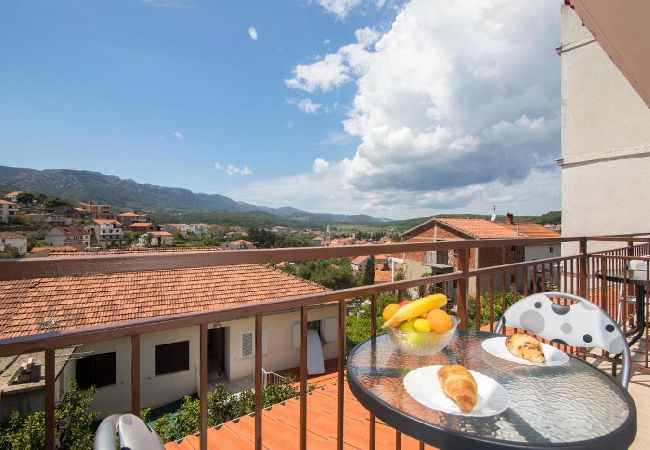 Appartement à Jelsa - Appartement dans Jelsa avec Balcon, Climatisation, WIFI (3621-1) Appartement à Jelsa - Appartement dans Jelsa avec Balcon, Climatisation, WIFI (3621-1)