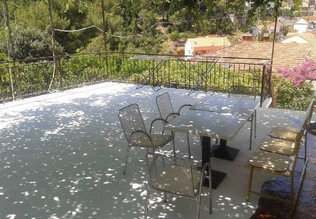 Appartement à Jelsa - Appartement dans Jelsa avec Balcon, Climatisation, WIFI (3621-1) Appartement à Jelsa - Appartement dans Jelsa avec Balcon, Climatisation, WIFI (3621-1)