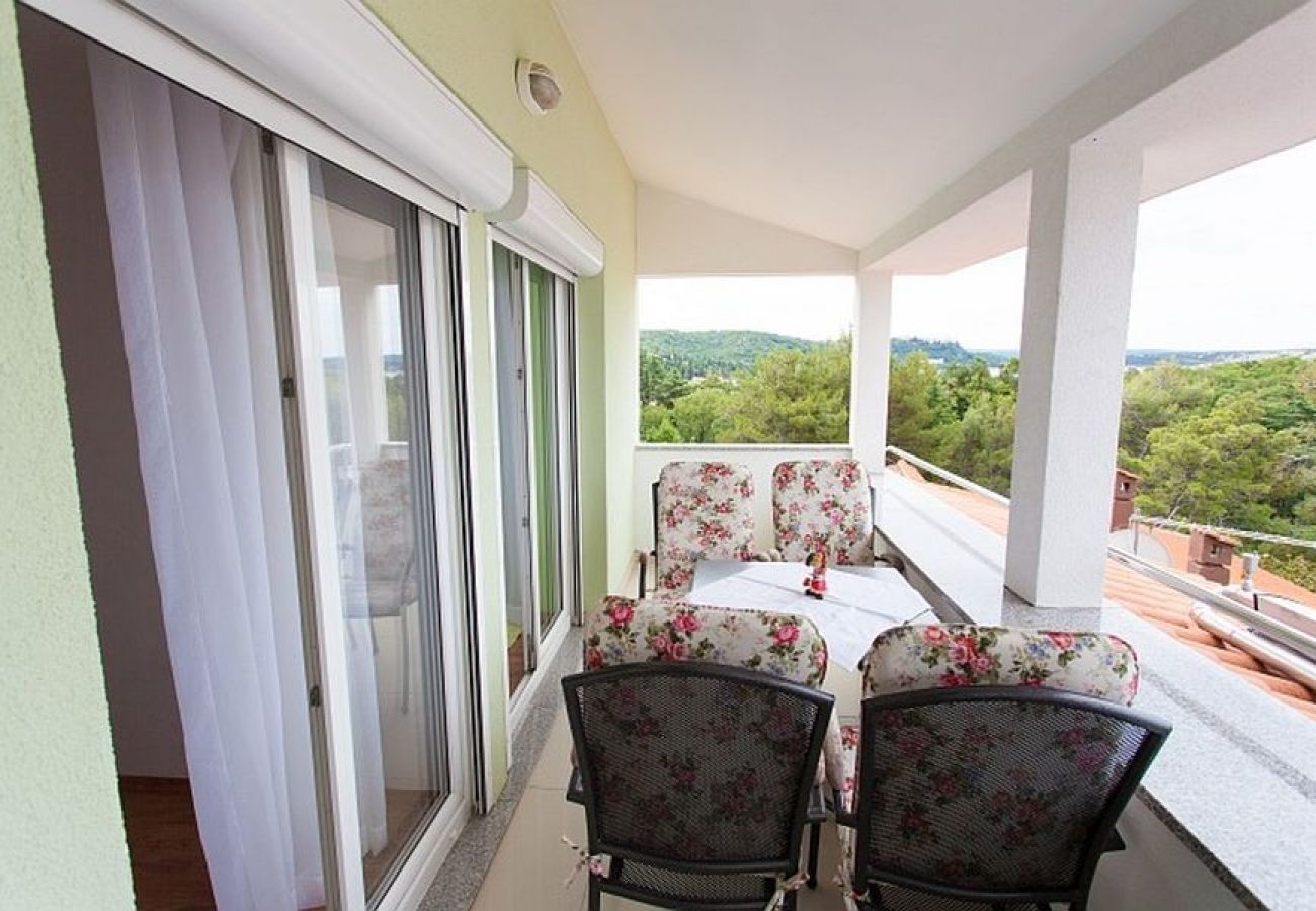 Appartement à Omišalj - Appartement dans Omišalj avec vue mer, Balcon, Climatisation, WIFI (3623-1)