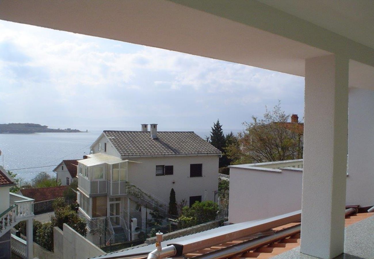 Appartement à Omišalj - Appartement dans Omišalj avec vue mer, terrasse, Climatisation, WIFI (3623-4)