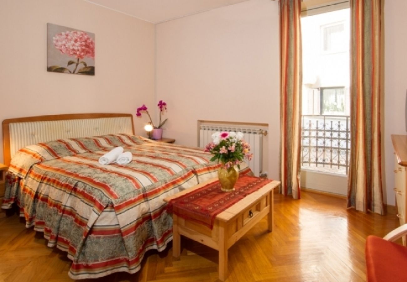 Chambres d'hôtes à Rovinj - Chambre dans Rovinj avec Climatisation, WIFI (3631-1)